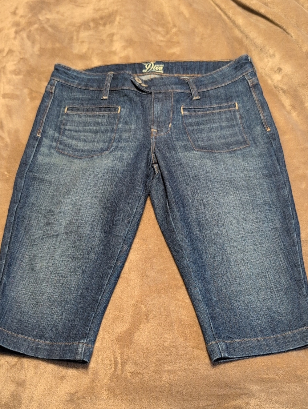 Old Navy Vintage "The Diva" Womens Dark Blue Cropped Denim Shorts NWOT